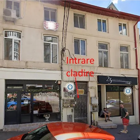 Апартамент Studio Chic, Rezerva Acum! Central, Cafea, Ceai, Apa, Baie Cu Cabina Si Cada Крайова