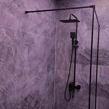 Studio Chic, Rezerva Acum! Central, Cafea, Ceai, Apa, Baie Cu Cabina Si Cada Апартамент Крайова