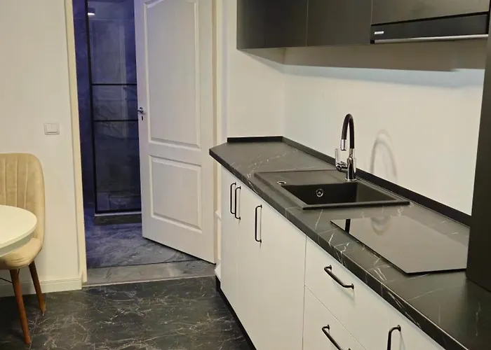 Chic, Rezerva Acum! Central, Cafea, Ceai, Apa, Parcare Publica Gratuita, Baie Cu Si Cada