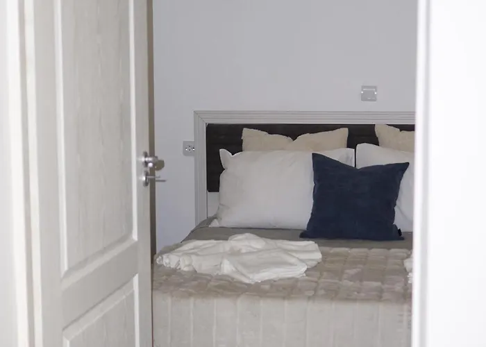 Chic, Rezerva Acum! Central, Cafea, Ceai, Apa, Parcare Publica Gratuita, Baie Cu Si Cada *