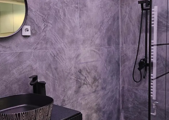 Chic, Rezerva Acum! Central, Cafea, Ceai, Apa, Parcare Publica Gratuita, Baie Cu Si Cada Крайова